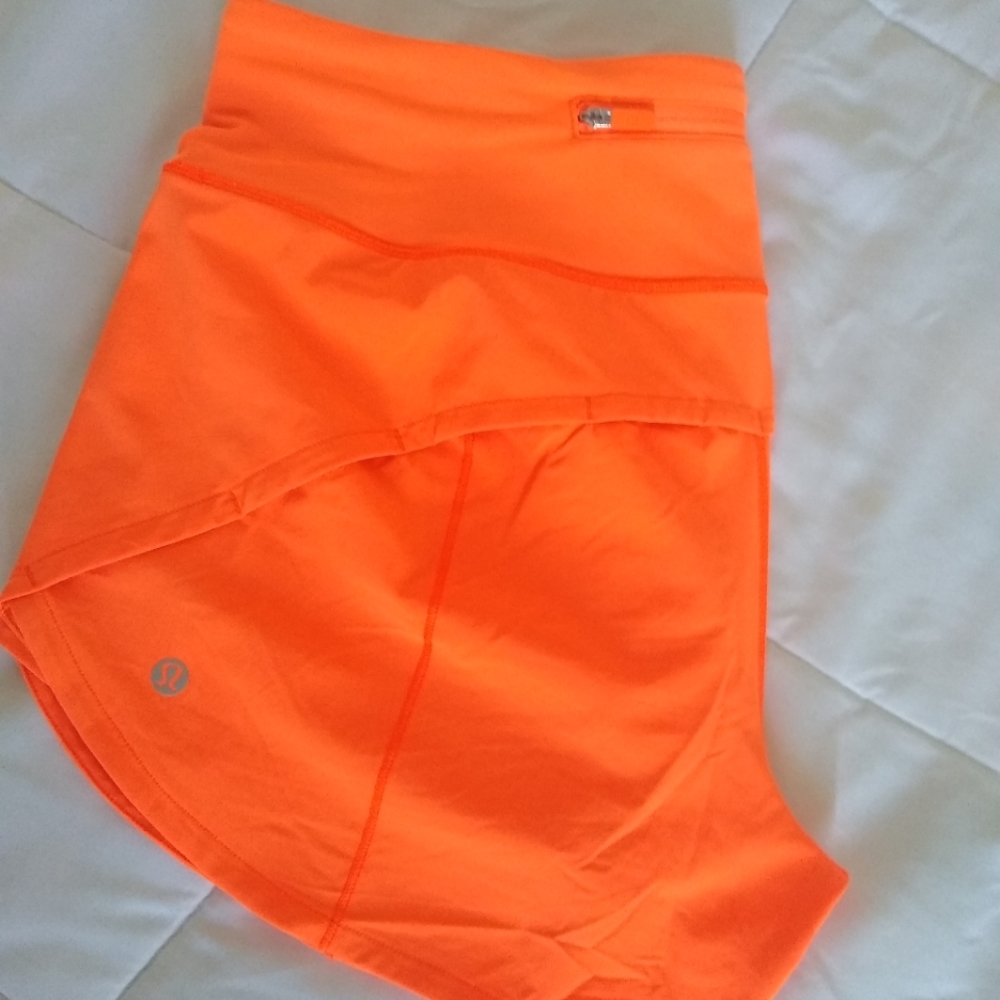 Lululemon Speed Up Mid-Rise Lined Short 4"